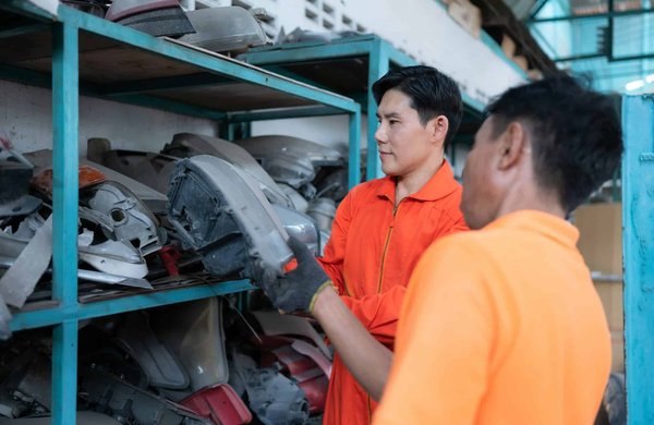 Quelles sont les étapes pour acheter en ligne des pièces détachées pour une voiture ?