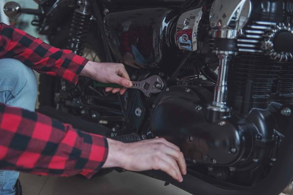 Quels sont les accessoires essentiels pour une moto de touring ?